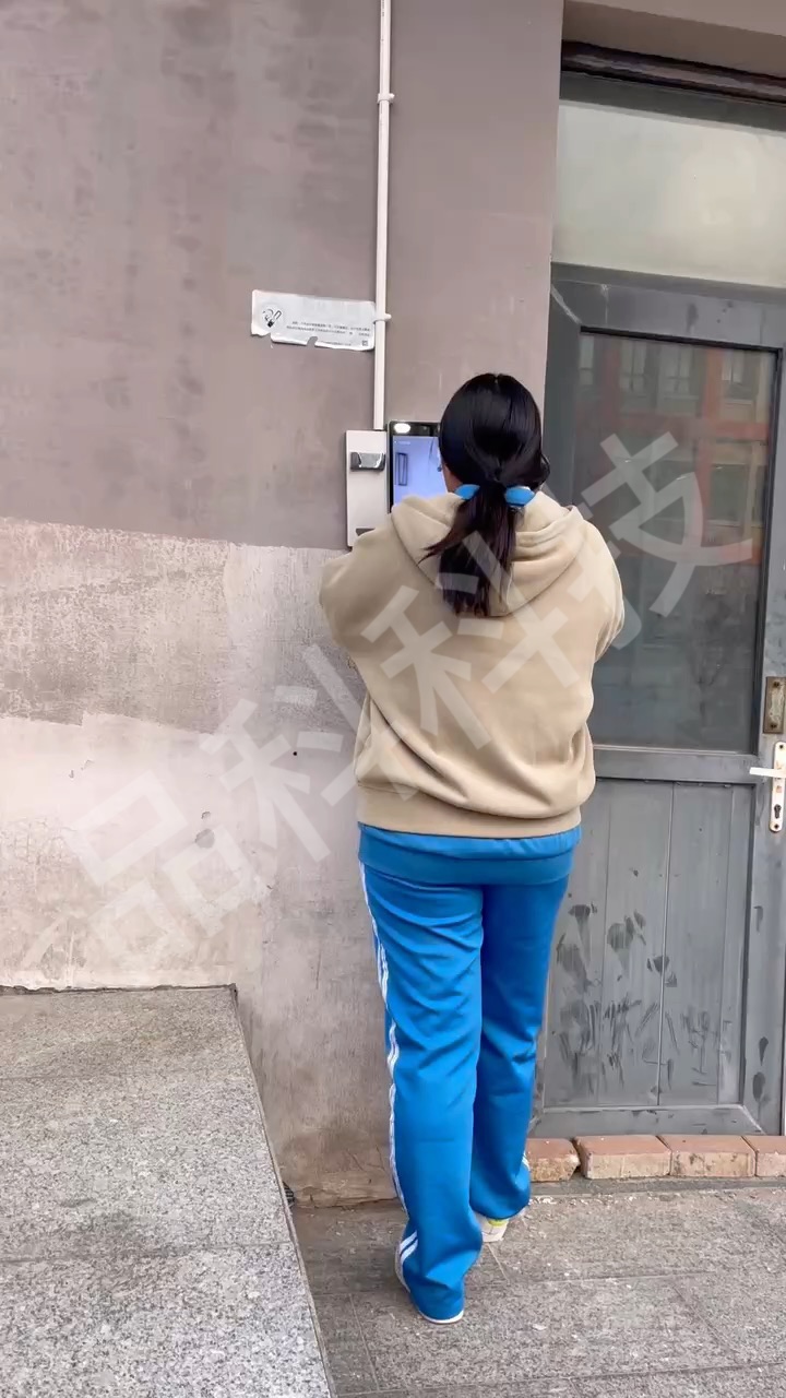 1744945892104954.jpg 1744945892104954.jpg